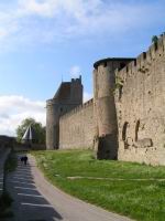 Carcassonne - 21 & 23 - Lices (du cote de la Porte de Rodez), Tour du Treseau au fond, Tour du Vieulas.jpg