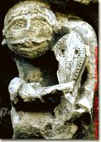 France,_Charente-Maritime,_Macqueville,_Eglise_romane,_Mur_nord,_Modillon,_Musicien