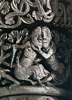 France,_Charente-Maritime,_Marignac,_Eglise_St-Sulpice,_Chapiteau_de_la_croisee_du_transept,_Couple_enlace